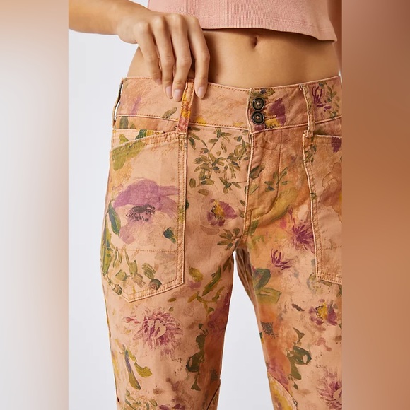Anthropologie Pilcro The Wanderer Floral Pants - Picture 4 of 10